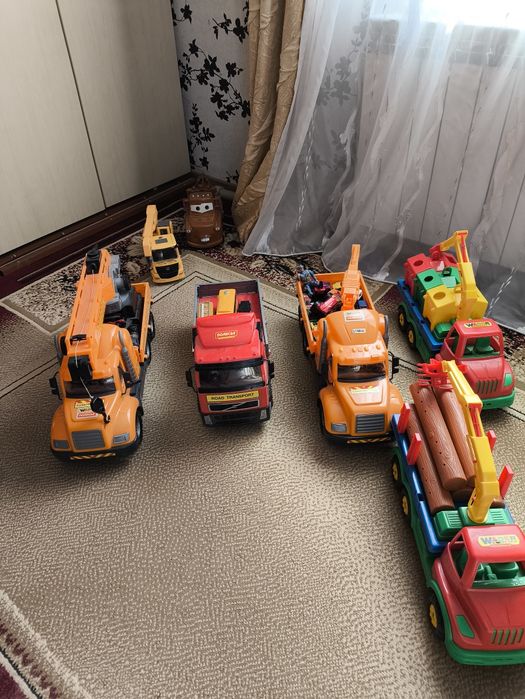 Машинки детские б/у