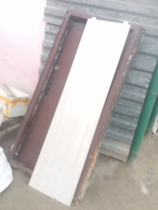 Айна сатылады шкафтан шықан