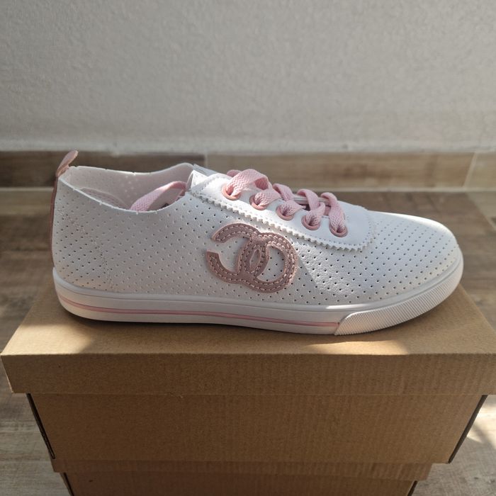 Дамски кецове в два цвята