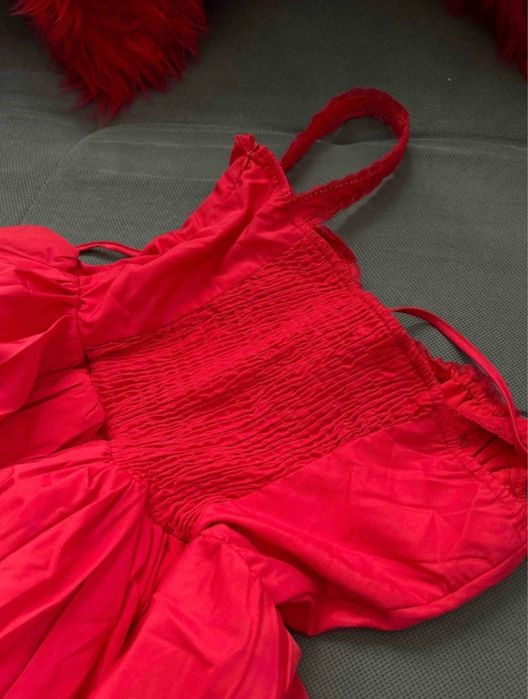 НОВА рокля с етикет