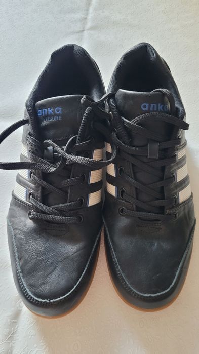 Футбольные кроссовки