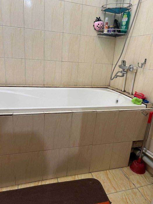 Yangi bozor va ECO park (sobiq tenesniy k)oralig'ida kvartira sotiladi