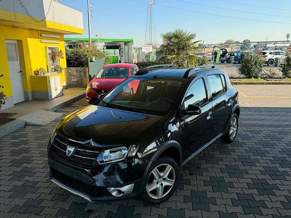 Vand Dacia Sandero an 2013 ,acte la zi
