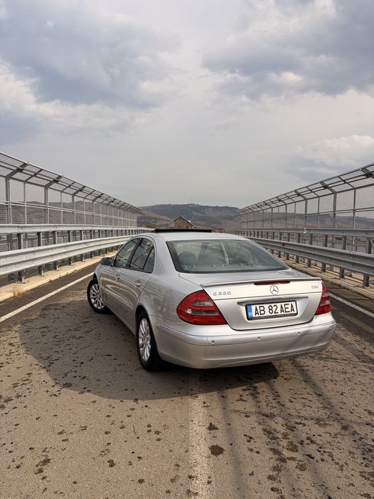 MERCEDES-BENZ E-Class 2002 — imagine 4