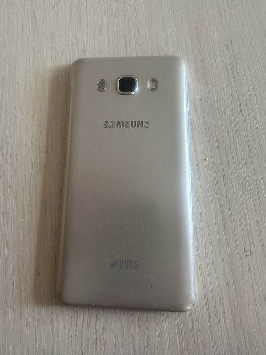 Продаю на запчасти смартфон