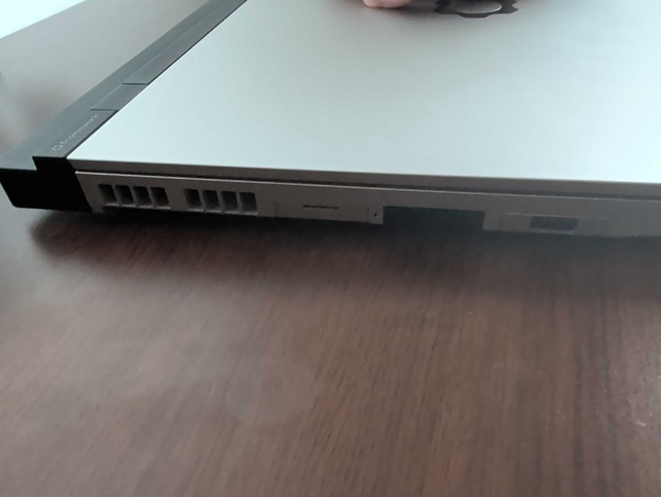 Framework 16 ryzen 7840HS RX7700S