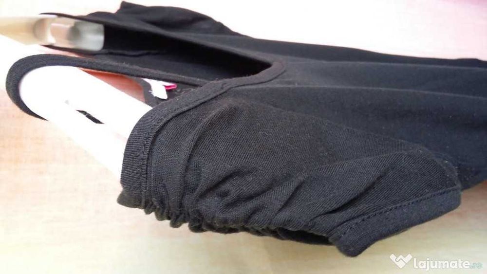 Tricou simpatic negru decupat pe umeri Tally Weijl manecute incretite