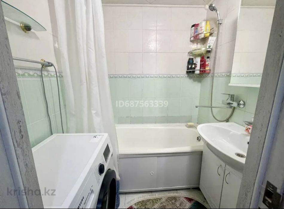 5 комнатная квартира в городе Аксу