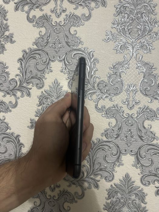 Продам IPhone 11 64gb