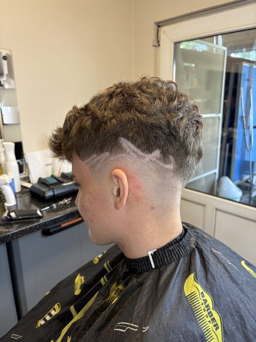 Ofer servicii de frizerie