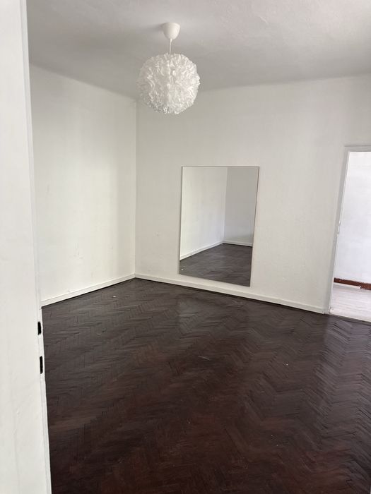 Casă de vânzare în zonă centrală – 3 apartamente cu CF separat – ideală pentru investiție