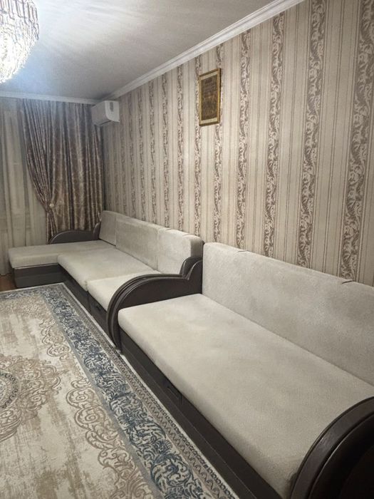 Продажа просторного белого дивана!