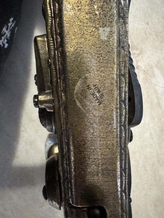 Декоративен старинен пистолет