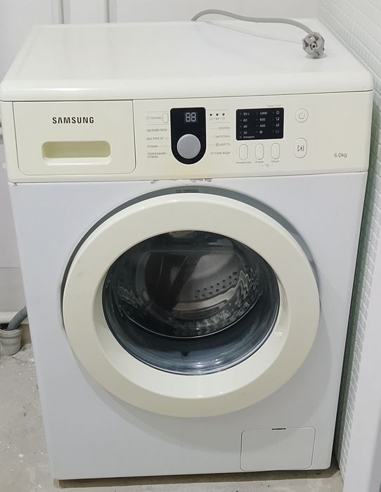 Продам машинку стиральную автомат