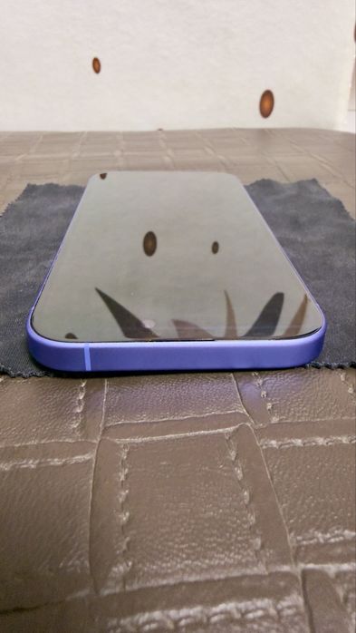 IPhone 16 Ultramarine  imprecabil - pentru recarosat