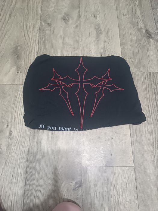 Продам лонгслив.