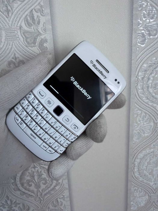 BlackBerry Bold 9700 Оригинальный белый Без обмена