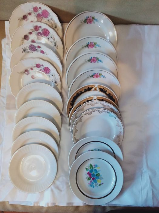 Продам тарелки для первых и вторых блюд