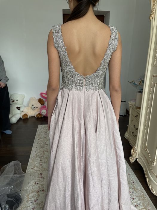 Продам шикарное платье