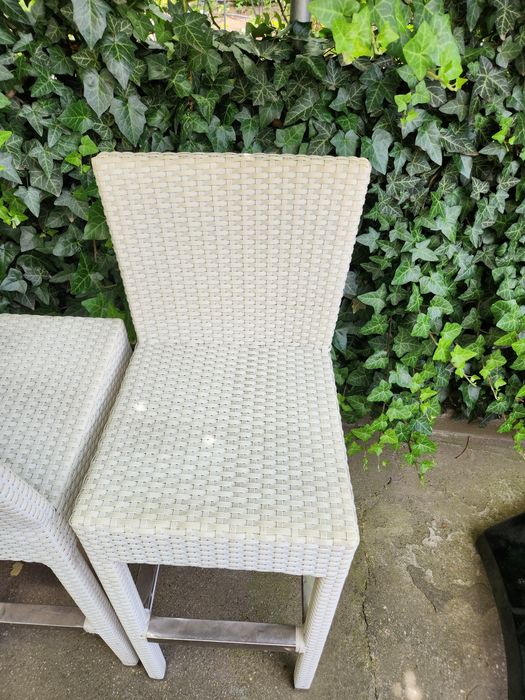 Scaun alb ratan piscina bar cafenea restaurant terasa lounge gradina