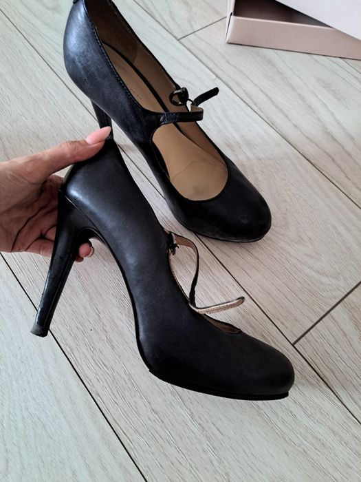 Продам женскую обувь 37-38р