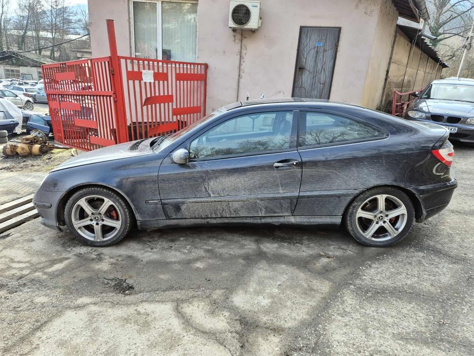Mercedes W203 C230 204кс M272 AMG пакет ксенон ръчка НА ЧАСТИ!
