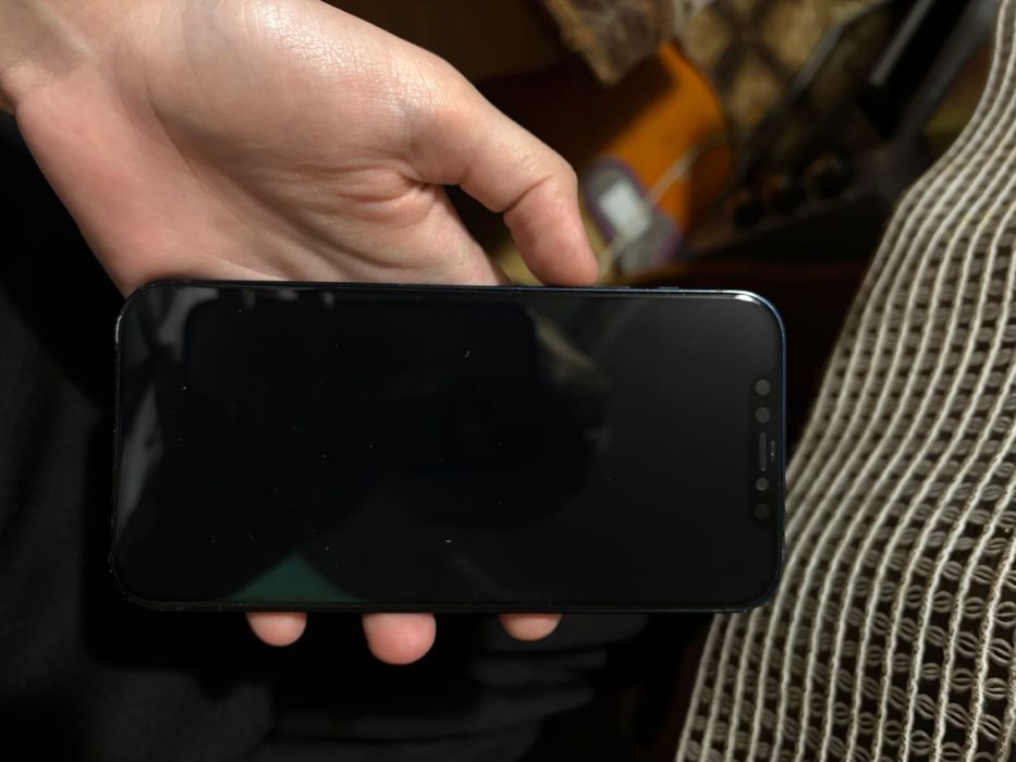 айфон 12 продам срочно