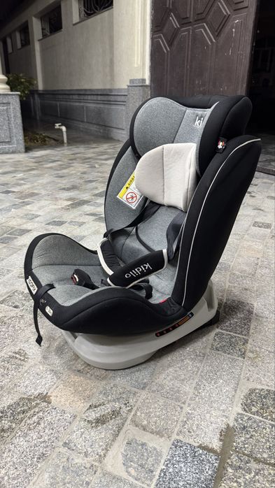 Продам автокресло от 0-7 лет