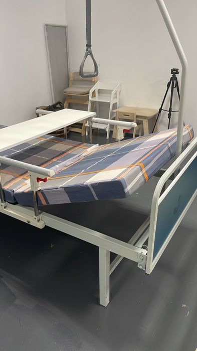 Медицинская кровать