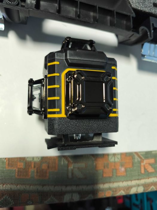Nivela laser 4D cu 16 linii verzi ultra precise