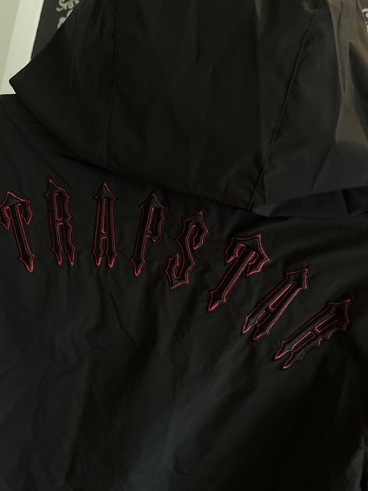 Преходно яке / ветровка Trapstar London – Black / Red (Размер M)
