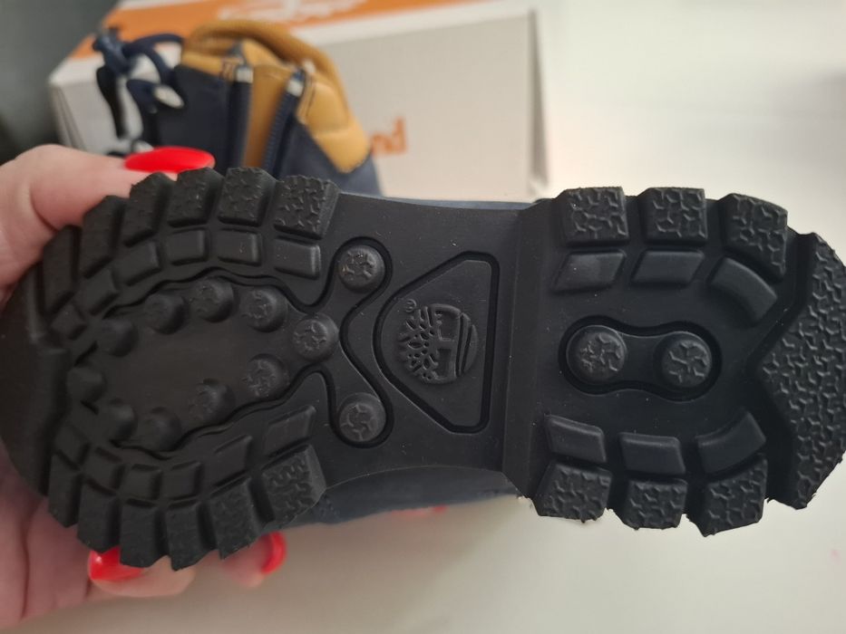 НОВИ Детски обувки Timberland