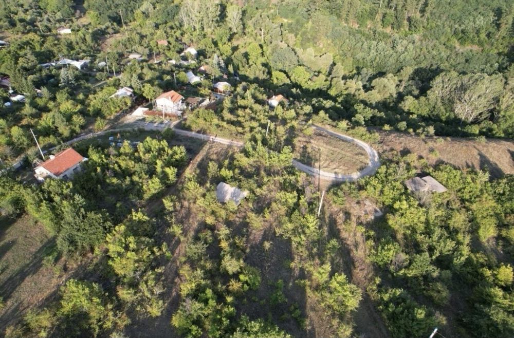 Продавам парцел на 30 км от София от собственик