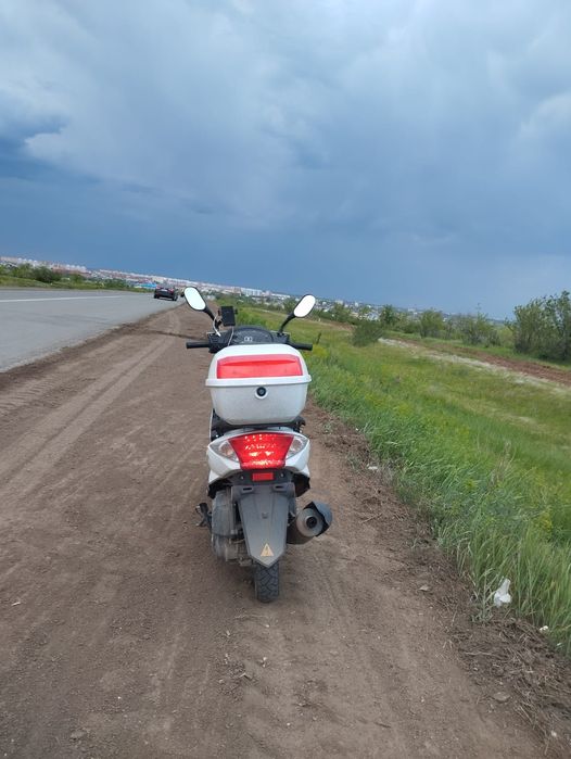 Продам скутер, m8