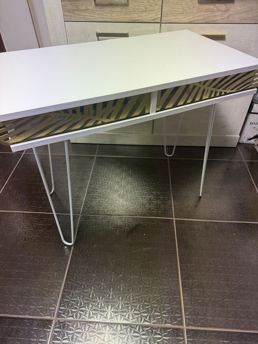 НАМАЛЕНО Бюро/тоалетка