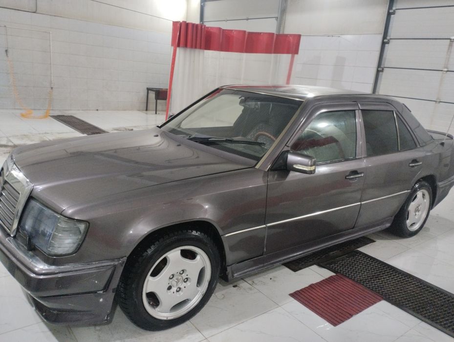 Мерседес Бенс 124