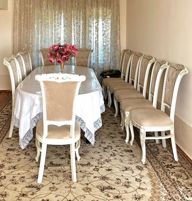 Стол-стул 12 кишилик, материал: Чинор! Холати яхши!