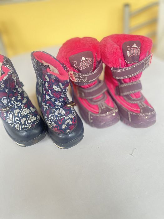 Ботуши 25 номер + подарък ботуши розови