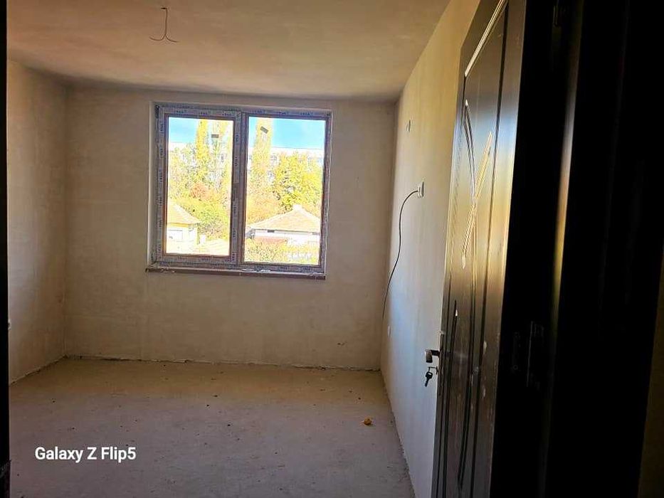 Продава се Тристаен апартамент в Казанлък - 90 кв.м за 963 €/кв.м - Снимка #5