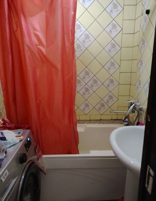 Продается квартира Юнусабад 6кв 2/4/4