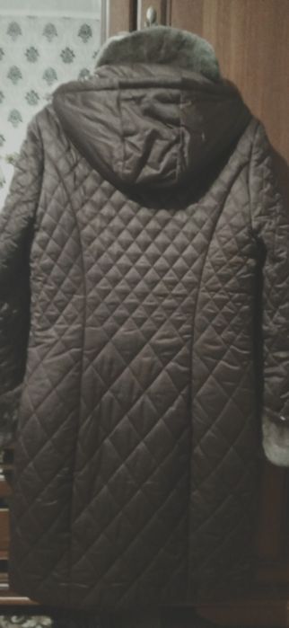 Продам женские пуховики