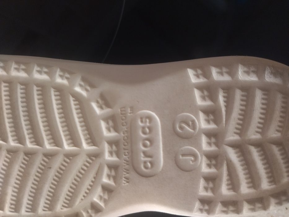 Продаю кроксы для девочек