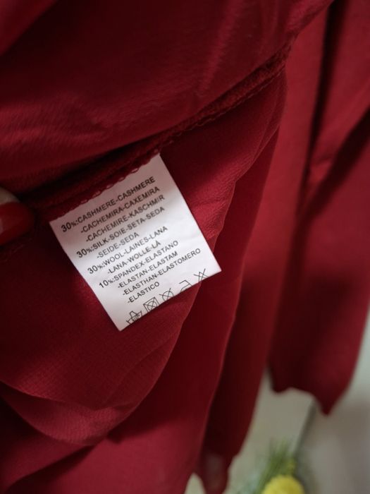 Gran Sasso Italy-30%Cashmere 30%Silk 30%Wool