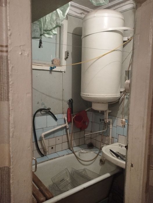 Сергели Спутник 8 2/2/2 дом двух подъездный, деревянный