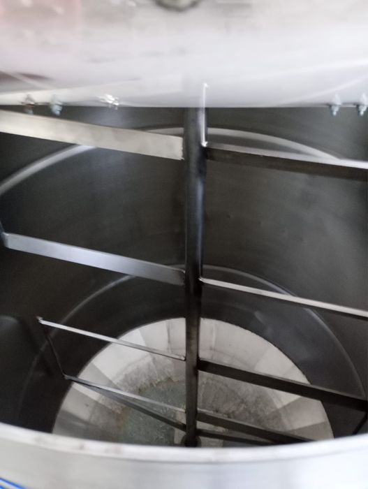 Vand omogenizator miere albine ,si masa automata ambalare borcane