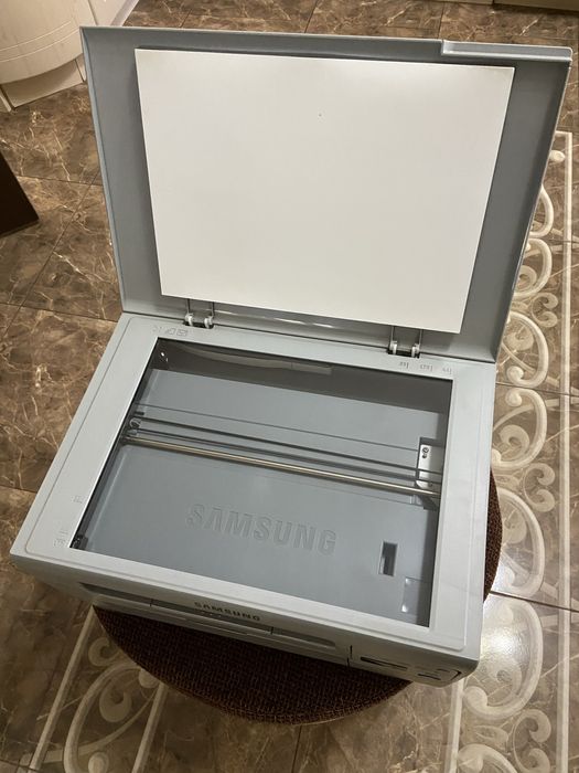 Продам принтер SCX 3400