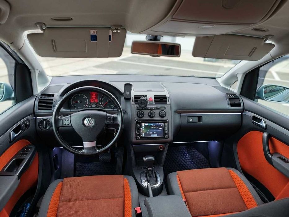 VOLKSWAGEN Touran 2009 — imagine 5