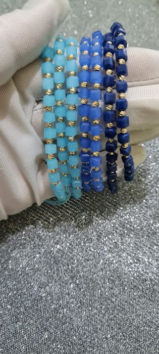 Продам браслеты.золотая нитьить