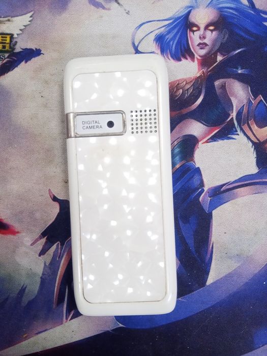 Айфон хр. Память 128 гб. Простой телефон