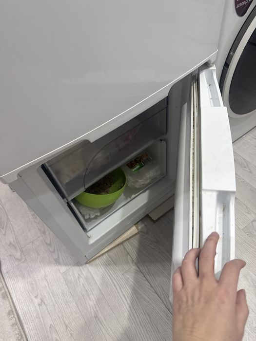 Холодильник жасап тұрған б/у